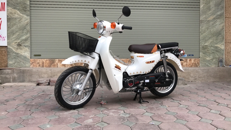 Xe máy Cub 50 Lùn Màu Trắng